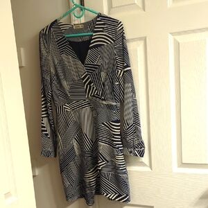 Lavand Geometric Navy and White Dress